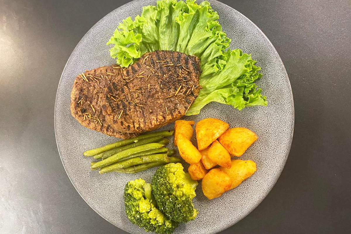 Steak and vegetables